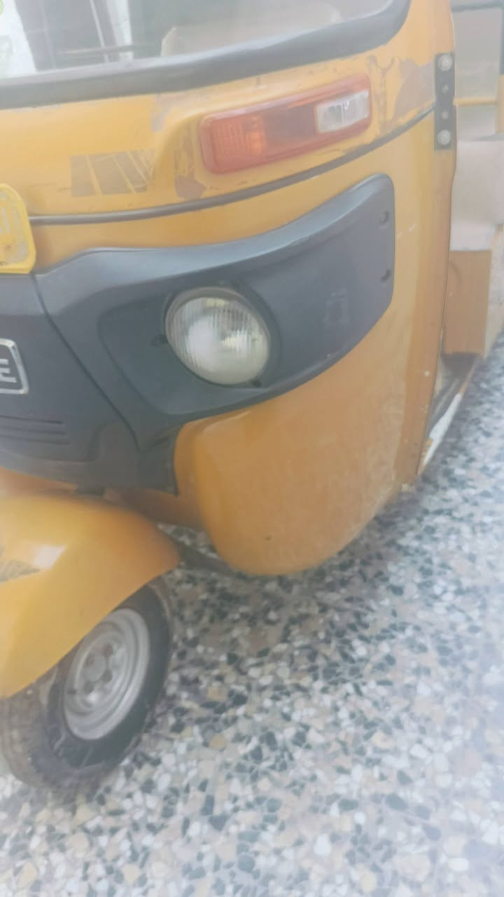 سلام عليكم تكتك موديل 19 شهر 12 اوراق كير مكينه خير من الله بيه صبغ بل صفحه
 سعره4/200 وبيه مجال  المكان بغداد المشتل 
الرقم ***********
