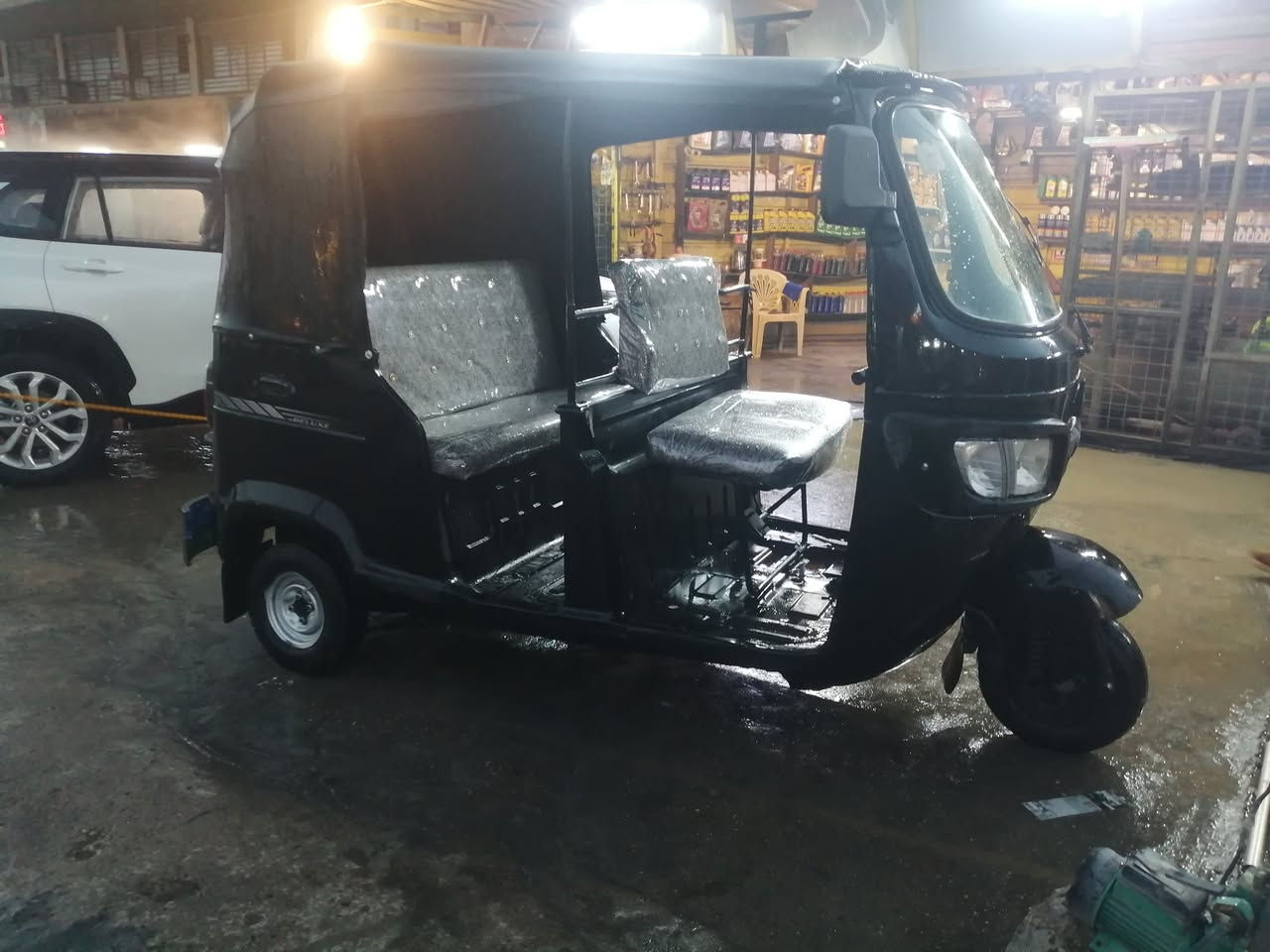 موديل ٢٠ صبغ عام جماله فقط كفاله من ضربه أوراق كامله اصليه سعر ٣٨٠٠ مكان بياع *********** او ***********
