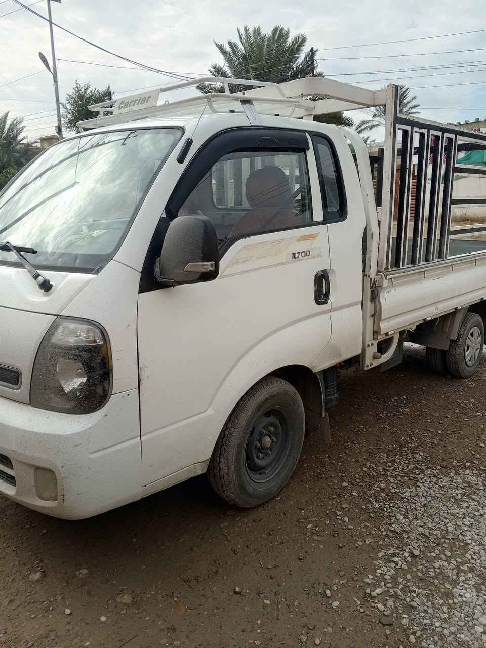 سلام عليكم 
سياره للبيع 2018 السنويه صاقطه  رقم بغداد مكفوله من كلشي ماعدا باب السايق رش صبغ كد شبرين  السعر 120 وبيها مجال 
ملاحظه المحجر مو ياها  العنوان بغداد منطقة السعاده 
***********
