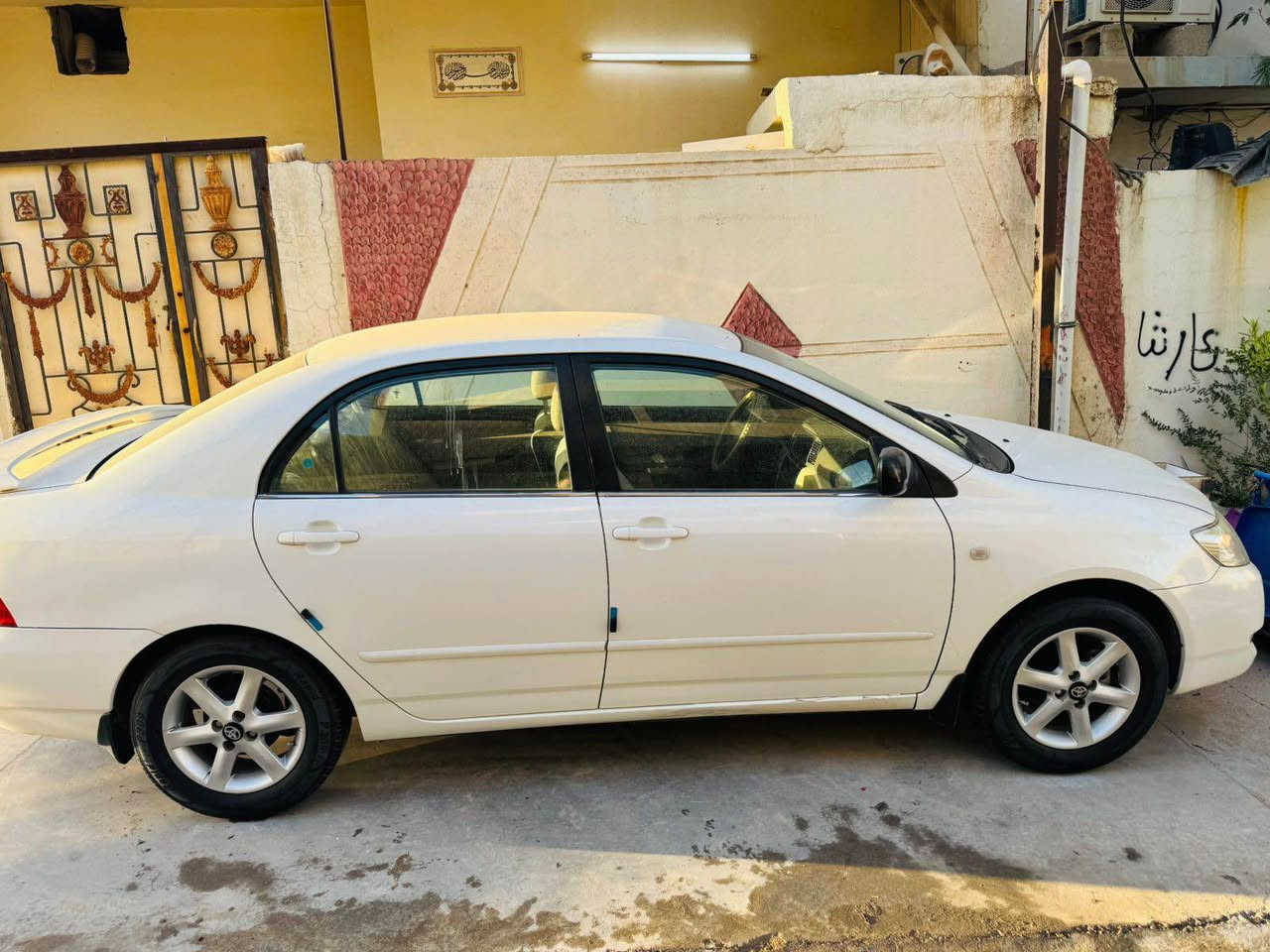 سلام عليكم 
تويوتا كورولا 2007/سيارة بدون صبغ و بدون تعديل /فقط بي شوية حالوب ناعم وخفيف جداً لاتراهو بالعين /سبير بيلادي منازل/ سيارة بسمي / هزة و سنوية و رقم جديد لحد 2030/بطاقة بنزين موجود / تاخم امامي و خلفي مظبوط بشرط / ٤ طايرات جديد / محرك وكير بشرط ممفتوح ولا برغي /كهربائيات كلها يشتغل بشرط/ تبريد ثلج / ٤ جامات كهربائي/ سيارة باقي على وضع بيلادي شركة. 
سعر 112$ وبيها مجال قليل 
عنوان / كركوك 
رقم الهاتف / *********** كركوك, العراق
