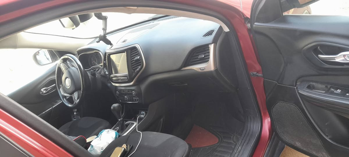 السلام عليكم..
جيب موديل ٢٠١٥ مكينه سته سرندر
صبغ جاملغ امامي بدون اي دواخل 
بصمه تشغيل عن بعد كرسي كهرباء
ابواب بصمه رقم وهزة وسنويه جدد
العنوان فلوجه السعر ١٢٠ وبيها مجال
*********** 
***********
