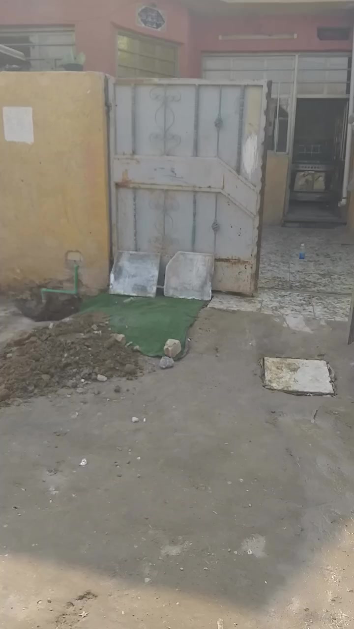 السلام عليكم اخوان بيت للبيع تجاوز
العنوان الكمالية مقابيل افران ابو صادق.
المساحة 100م.     السعر40وبي مجال.
الأستفسار الرقم*********** الدلال ابو علي .
