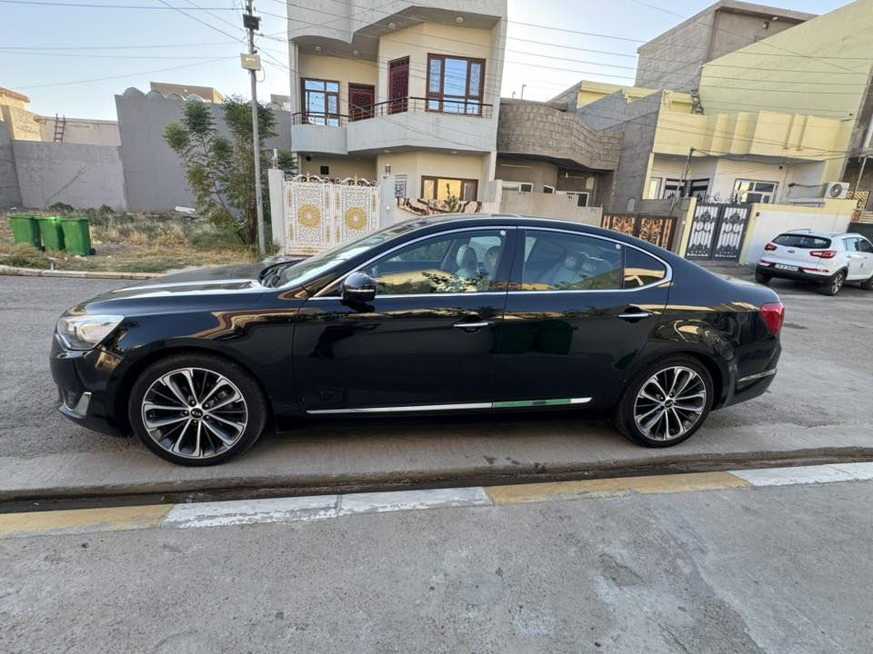 كيا كادينزا للبيع الموديل 2015خليجي 

6 سلندر 

المواصفات✅

-بانوراما 

-تشغيل بصمة مع بصمة الابواب الامامية

-كاميرا وحساسات خلفية

-كشنات كهربائية جلد   

-لد امامي وخلفي

-تحكم كامل بالستيرن

-شفتات ستيرن رياضي بلادي

-نظام ترحيب 

-اشاير مري+شفط

وباقي مواصفات الكادينزا معروفه 

محرك مبدل كازكيت فقط ومحور براغي من فافون الى حديد شرط مابيها اي عيب وجاملغين الامامي صبغ بدون دواخل نهائي ضرر خارجي فقط بوند ولايتات شركة 

السعر 140

موبايل.

***********

***********
