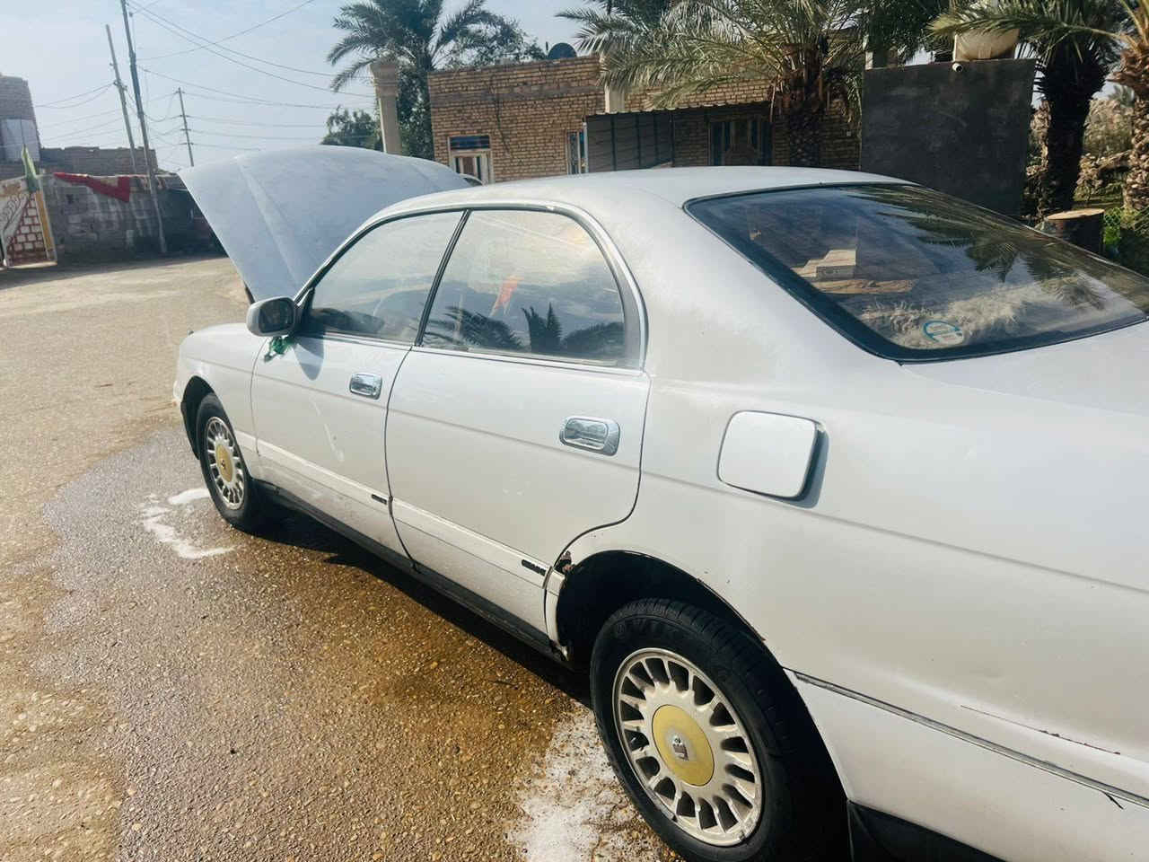 سياره بطه موديل  1993  (للبيع )
مكفوله من ضربه وكص وجثه 
مكفوله من صبغ 
اللاتصال ***********
