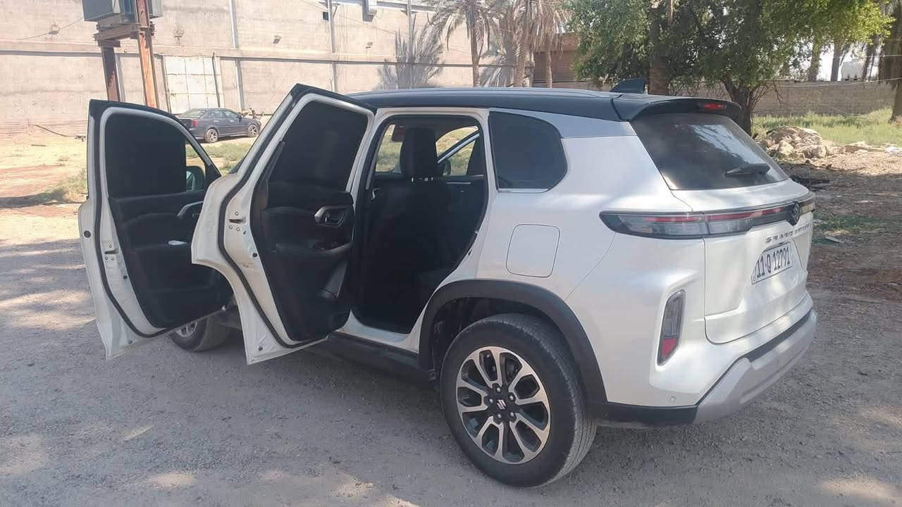 متوفر لدينا بردات تفصال لجميع أنواع السيارات وبجميع درجات التعتيم ب٦٠ الف فقط للطلب ***********

