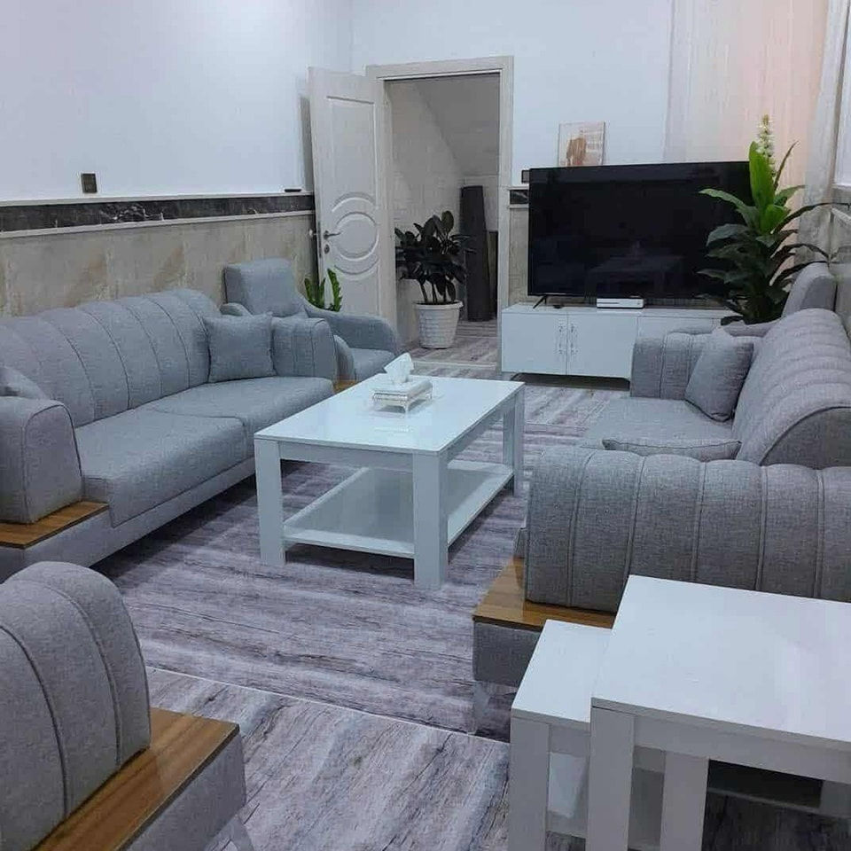 معمل كـرويـتة للأثـاث يقدم لكم أحدث
التصاميم العصرية والحديثة وبأيادي عراقية مبدعة 🇮🇶🛋

✅ تخم كامل 10 مقعد السعر 440 ألـف ✅
 ( 2 قنفـة ثلاثيـة وقنفـة ثنائية و2 كراسي )  
🎁 مع هدايا مجانية 👈 6 كوشات وطبلة 🎁

🔴 قماش تركي عالي الجودة 
( كتان او وتربروف ) حسب طلب الزبون..
 
🔴 خشب جام روسي والمقـعد بلوك اسود ..

🔴 أسفنج مميز ضغط عالي مريح جداً بالجلوس

🔴 ضمان لمدة سنتين ( صيانة ) ..

أطلب الان وحول بيتك الى لوحة فنية من معمل كـرويـتة حيث الحداثة والتصميم والابداع 🏡🇮🇶

📍موقع المعمل / بغداد / الرصافة / حي الاصلاح / بعد بانزين خانة الثعالبة قرب الجسر الجديد  

خدمة التوصيل متوفرة لجميع محافظات عراقنا الحبيب 🚚 🇮🇶 
توصيل بغداد 25 ألـف 
وبأسعار مناسبة جداً لبقية المحافظات 

 ✉️ للحجز مراسلة الصفحة او واتساب ***********
