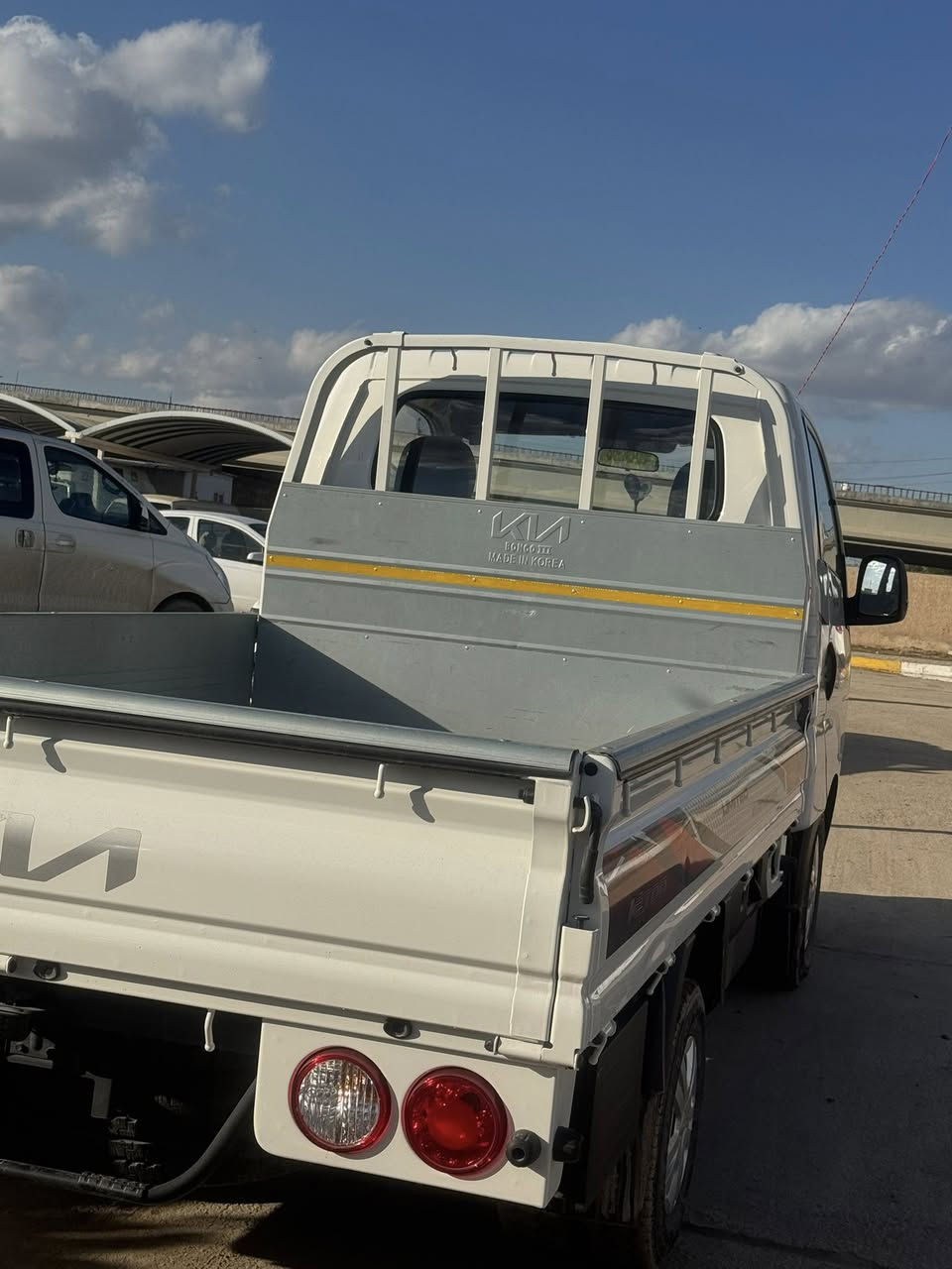 موديل 25 ماشيه 10 الالف كفاله عامه بس مقدار شبر بارد بالصفاحيه وما معدل موجود نفسه لان ما مبين مدوشمه ومطشته 
معروضه ب 168


**إذا كنت صاحب هذا الإعلان وتريد حذفه لأي سبب، رجاءا أرسل رسالة إلى الدعم الفني**