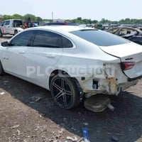 ماليبو ابيض ريد لاين فول اوبشن موديل 2023 من اصل سيارتين بالعراق مكينة...