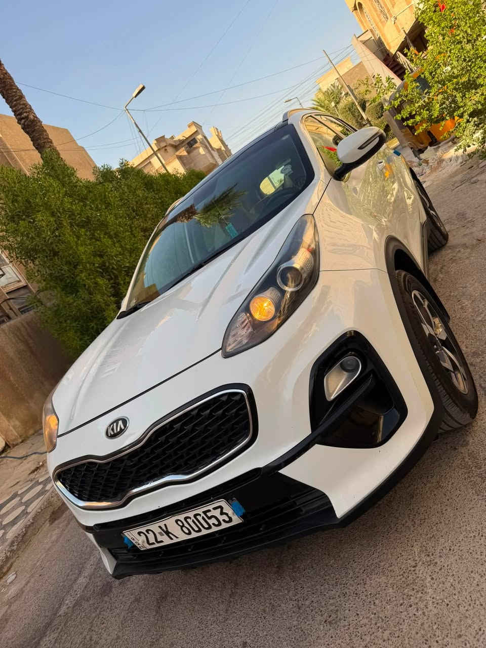 شونهم الغوالي
للبيع 
من انضف السبورتجات الي راح شوفها 
كيا سبورتج 2020 خليجي كفالة عامة اخت الزيرو ماشية 67 فقط السيارة رقم شمالي جداً نضيفة 
نص فول 
الموصفات 
بانوراما 
حساسات خلفية 
اشاير بل مري 
مري كهرباء 
فول تحكم ستيرن 
بكلايت لد 
ثلاث انضمة قيادة 
كروس تثبيت نزول المنحدرات 
تبريد قطعتين 
ويل مع تخم تاير جديد 
كامرة دوارة 
فول تحكم ستيرن 
عدة كاملة مع لسبير 
مكان سيارة بغداد / زيونة 
***********
السعر ٢٠٣ وبيها مجال بسيط
