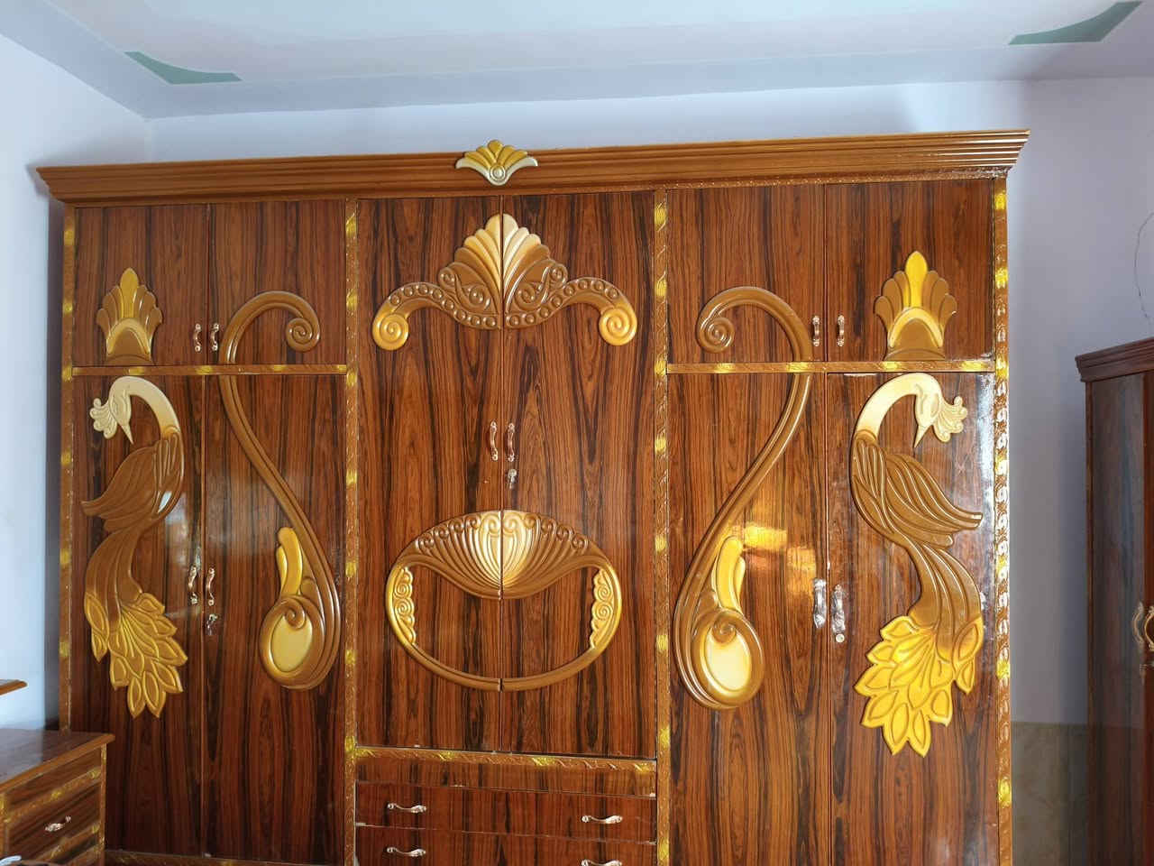 غرفه للبيع مستعملة المكان الرمادي السعر مليون وبيها مجال الاستفسار الاتصال على   ***********
