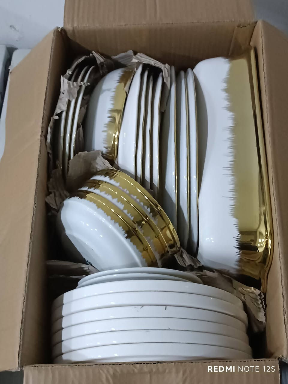 فتح وجبه جديدة الذهبي الشعاعي 
كارتون الكبير 50*30*30 
طابقين خشن وناعم 
عنوان صلاح الدين / قضاء الدور _حي المعهد مقابل جامع الصحابة 
متوفر توصيل لكل المحافظات والاقضيه  
للحجز مراسلة الخاص او واتساب ***********
