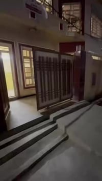 للأيجار في حي العدل المساحه 100 م يحتوي على 3 غرف نوم وصالة ومطبخ  للأ...