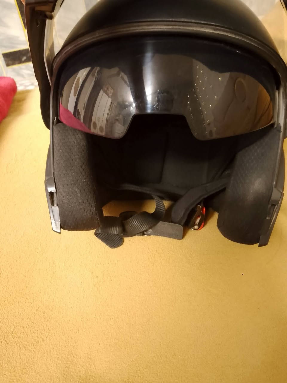 خوذة فج قلاب حجم اكس لارج عوزها جامه مشخطه
مكان سبع قصور رقم *********** ب20 الف
