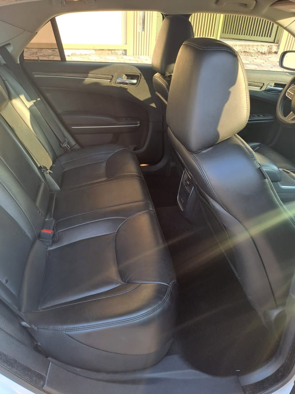 اوباما كرايسلر
صور الحادث منشوره 
موديل 2022
مواصفات 
حساسات امامي خلفي 
تشغيل عن بعد 
رادر جانبي 
جلد تدفئه تبريد 
بجم عريض
مكان السياره (بغداد) 
ماشيه 50
***********
