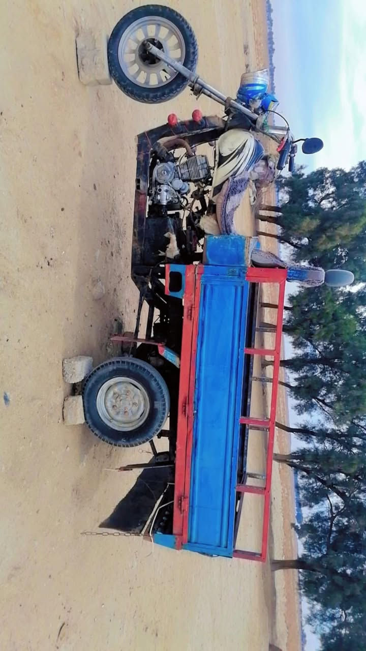 السلام عليكم امتيار للبيع رقمه سنويه 2010 ستوته نظيفه خير من الله شغاله ما بيها شيءي المكان حل الشوملي رقم وسنويه الشراي يتصل بيع مستعجل ***********
