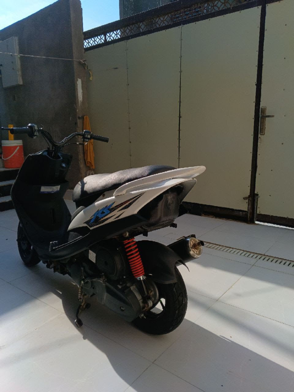 السلام عليكم دراجه  ماكس عدله مكينه 55 مابيه شي كلشي مبدل جديد حلوه  بس نقص هندرلان خارط مكان البصره شارع سيد حامد السعر 350
***********
