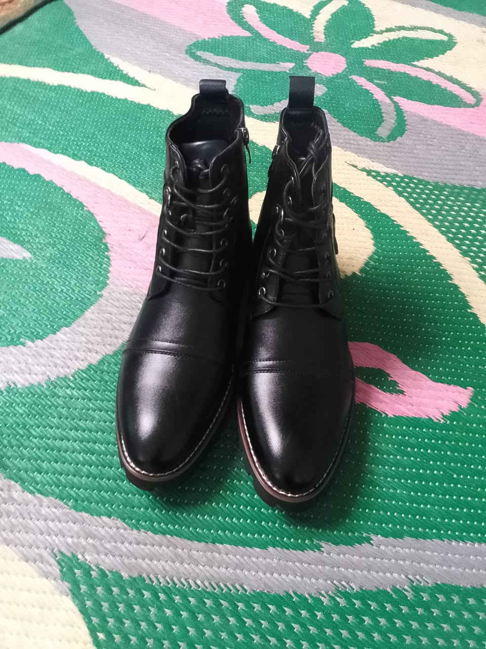 بوت رجالي جلد طبيعي قياسات40 41السعر 20الف المكان الشطره بلشوملي 
***********
