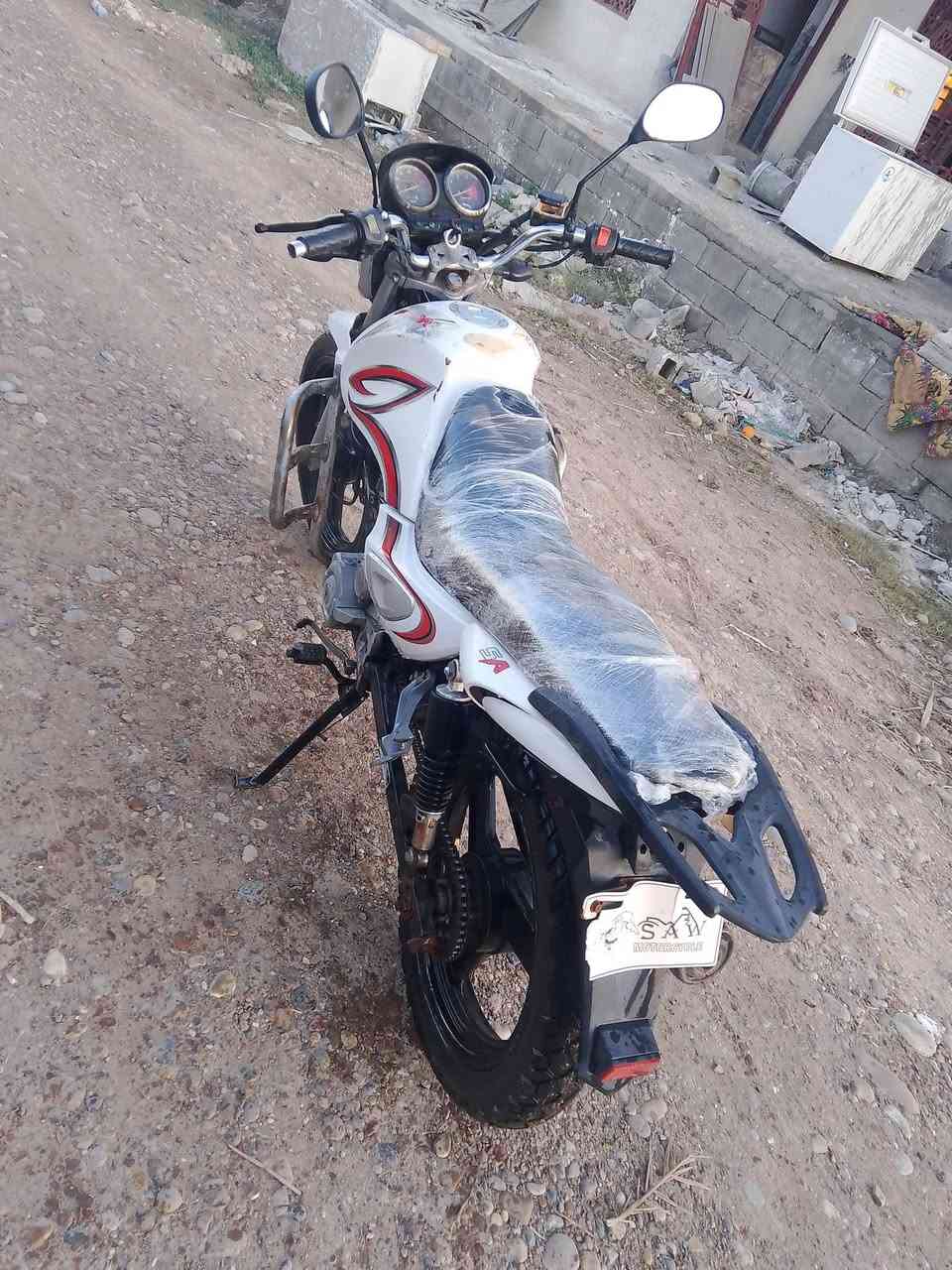 سنكي موديل 2018 مكينه 200 مطور جديد مكينه ممفتوحه عل شركه مكينه لا تنقيص ولا تبخير تخم تاير جديد كهربيات كله شغاله السعر 500 وبي مجال لشراي ***********
