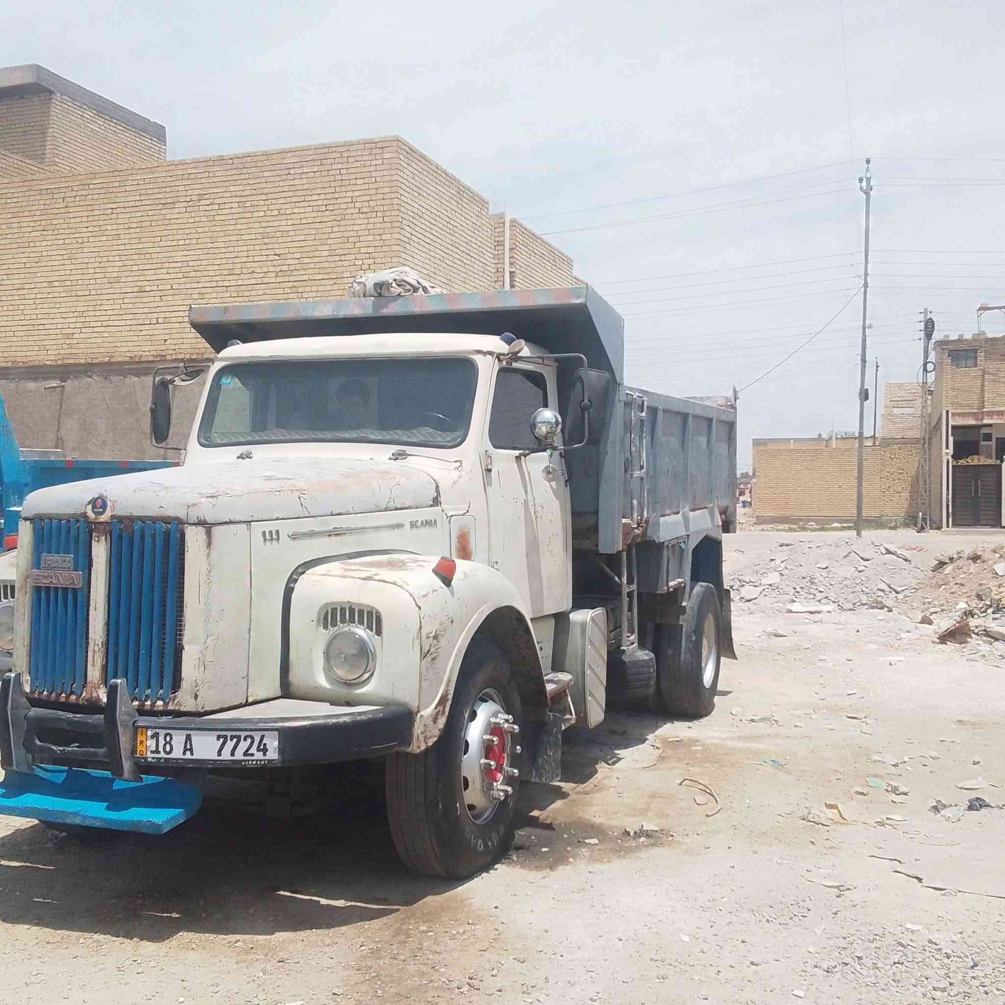 سكانيا للبيع 111 اسمنا ماكينه 111 سوبر موديل 76 رقم انجليزي بابل مكان السياره بغداد ***********
