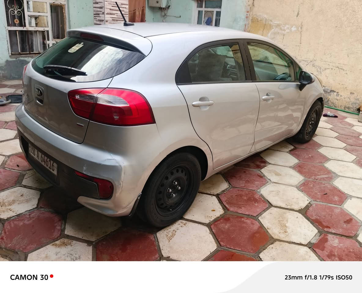 السلام عليكم 
كيا ريو 2016 وارد امريكي المكينه 1600 ضربه خفيفه بل كدام صفحه السايق السياره ماشيه 76الف ميل رقم نجف بسمي سنويه ل 2028 مداور ثاني يوم السياره نضيفه كلش كير ومكينه وتبريد وتدفه كفاله الحداديه نضافه 90 السياره خير من الله ما ناقصها شي السعر87$ وبيها مجال حك الجيه للستفسار واتساب فقط ***********.المكان ناصريه سجن الاصلاح
