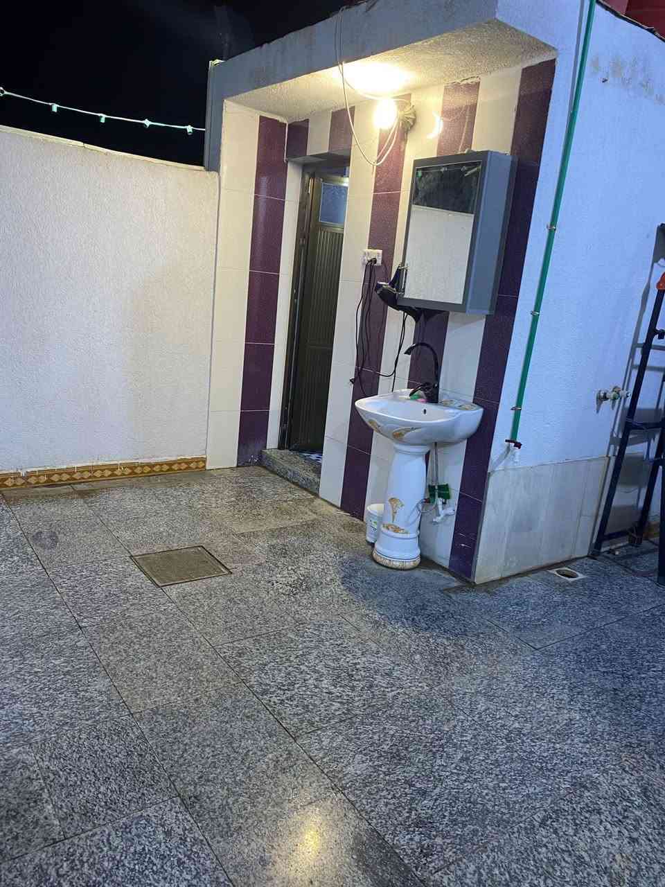 دار للبيع 
تنومهً شط العرب شارع سيد عواد مساحه البيت ٢٠٠ متر
طابو صرف باسمي استفسار ***********
