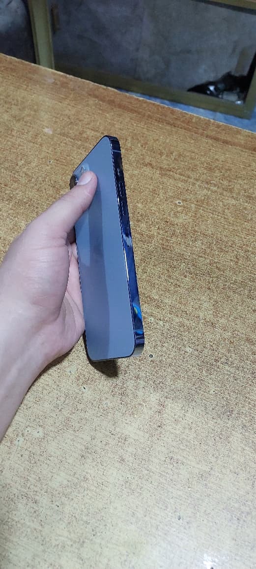 iphone 13pro max 
بحري بي فطر بسيط بلضهر 
بطاريه 78 ذاكره 256 
وياه الكارتونه الاصليه 
والتلفون امريكي مو شرق اوسط