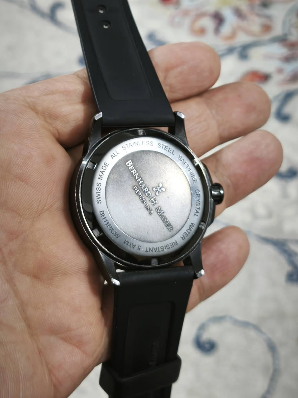 السلام عليكم..
برنارد اج ماير كوارتز بطاريه سير ربر مع العلبه الاصليه
نظافة الساعه تامه كالجديد
القطر ٤٤ بدون الزمبلك
السعر ١٢٥ دولار


**إذا كنت صاحب هذا الإعلان وتريد حذفه لأي سبب، رجاءا أرسل رسالة إلى الدعم الفني**