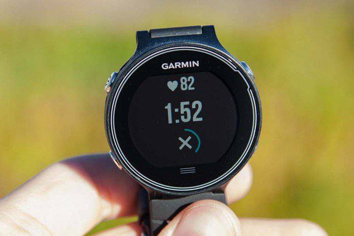 Garmin Forerunner 630 هي ساعة جري ذكية متقدمة تعمل بنظام GPS، تتميز بشاشة لمس ملونة وقياسات دقيقة للأداء مثل توازن زمن التلامس مع الأرض، طول الخطوة، والنسبة العمودية. توفر ميزات مثل استشاري الاستشفاء، عتبة اللاكتات، ومراقبة النوم/النشاط اليومي. مقاومة للماء (5 ATM) وتصل بطاريتها إلى 16 ساعة في وضع التدريب.
الميزات الرئيسية لـ Garmin Forerunner 630:

قياسات الجري المتقدمة: توفر بيانات دقيقة بما في ذلك التوازن، وطول الخطوة، والنسبة العمودية (مع حزام صدر متوافق).

تتبع الأداء: تقدير الحد الأقصى للأكسجين (VO2 max)، وتوقع وقت السباق، وتقديم نصائح للاستشفاء.

شاشة لمس: شاشة ملونة سهلة القراءة مع تقنية GPS و GLONASS.

اتصال ذكي: مزامنة تلقائية مع Garmin Connect، إشعارات ذكية، وتتبع حي.

مراقبة النشاط اليومي: تتبع الخطوات، السعرات الحرارية، ومراقبة جودة النوم.

البطارية: قويه ورائعه 

نظافته 99  شاشه لمس و ازرار يتيح لك استخدامها بسهوله


**إذا كنت صاحب هذا الإعلان وتريد حذفه لأي سبب، رجاءا أرسل رسالة إلى الدعم الفني**