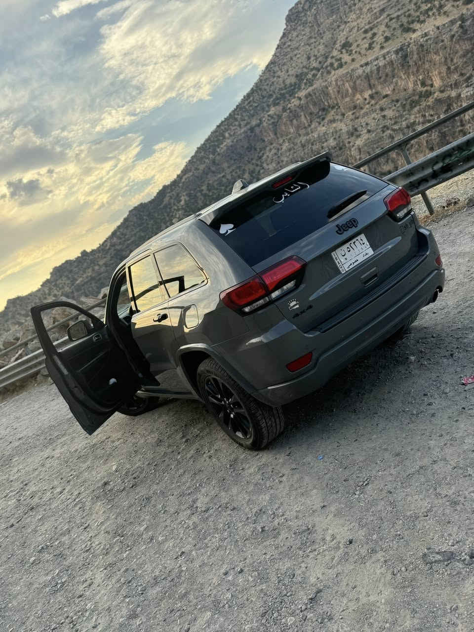 السلام عليكم
جيب موديل 22 فئة لاريدوx ماشيه 100الف كيلو مواصفات معروفه مناقصهه شي حادث خفيف بدون دواخل سونار كدامك 
وبيها كلير من امريكا بابين سعر 270 بيها مجال مكاني الكاظمية
***********
