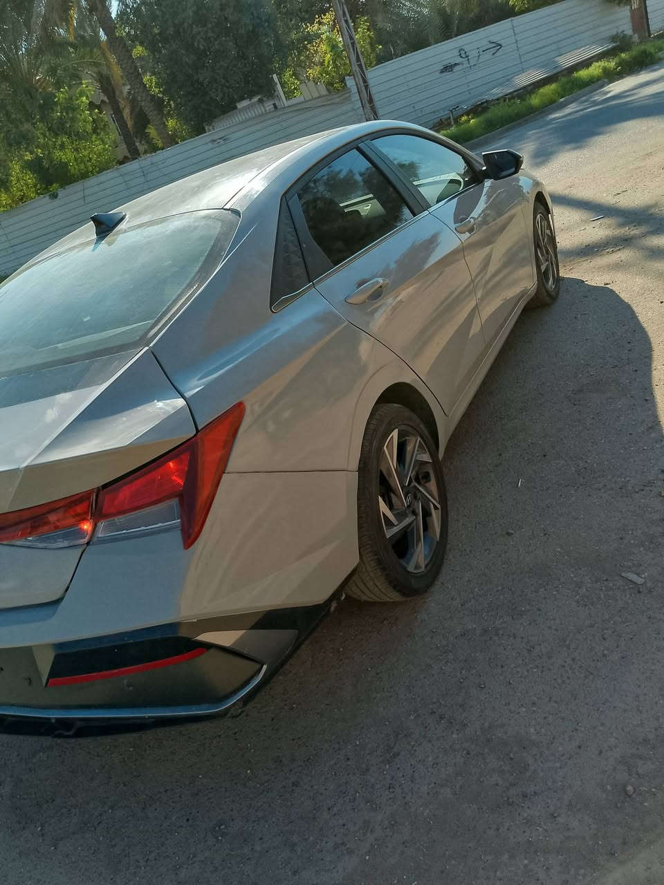 ‏السلام عليكم للبيع دخول جديد منفيس بسمي  موديل
‏25 مكينه 2000دوش بانزين صبغ فقط جاملغ خلفي وحافه البنيد بارد بدون ايرباك سعر 148وبيه مجال مكاني بغداد حي العامل ***********‬
‏فول مواصفات 
‏بصمه 
‏فتحه 
‏جلد 
‏عداد دجتل متصل 
‏لداة داخليه 
‏سايد بريك بصمه 
‏تشغيل عن بعد 
‏جنطه ذكيه 
‏يداة ترحيب 
‏
