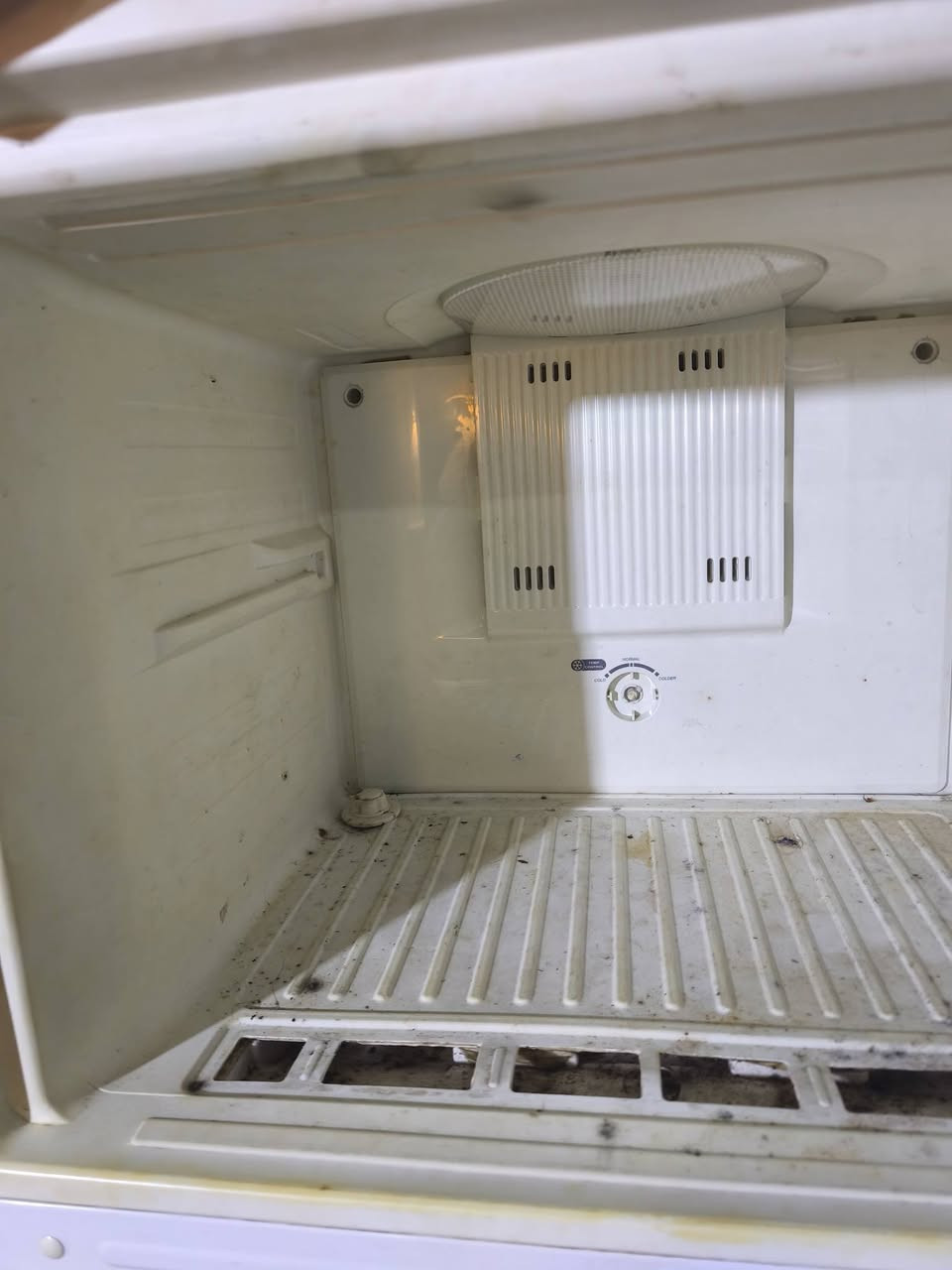 السلام عليكم ثلاجة ميديا لبيع
غراضها كاملة تبريد فول سعرها 200الف هذا رقمي ***********
