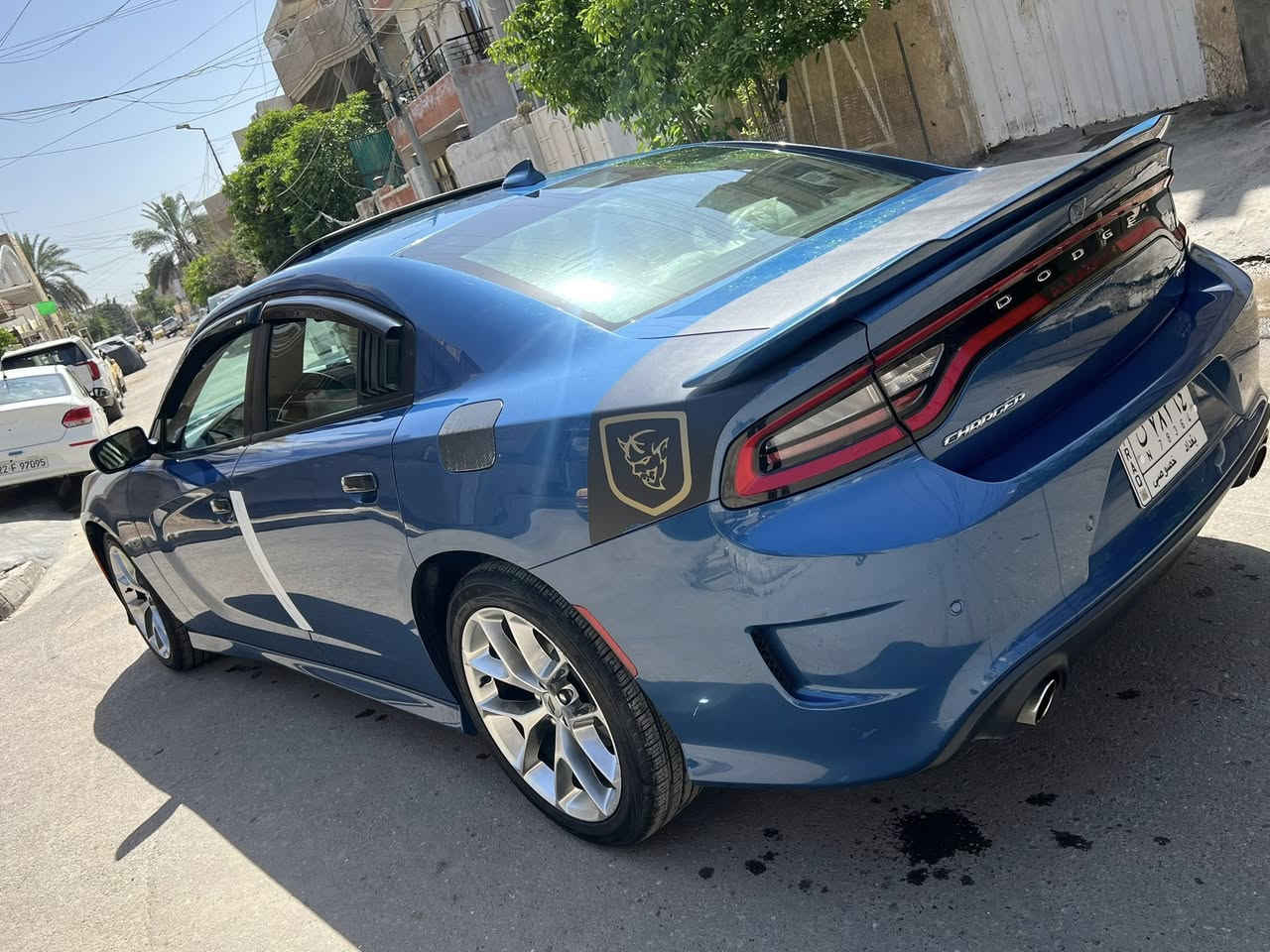 السلام عليكم للبيع جارجر خليجي Gtبلاص  وكاله ليث العبيدي ماشيه 57 الف ميل سياره جديده ومملعوب بيها علئ حطه الشركه لون بحري مميز  رقم بغداد تحويل ثاني يوم بيها بارد بسيط بلباب مال سائق 
العنوان بغداد الكريعات الكويتي  ***********
