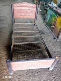 تخت نفر واحد • بدون دوشك • ما بيه كسر