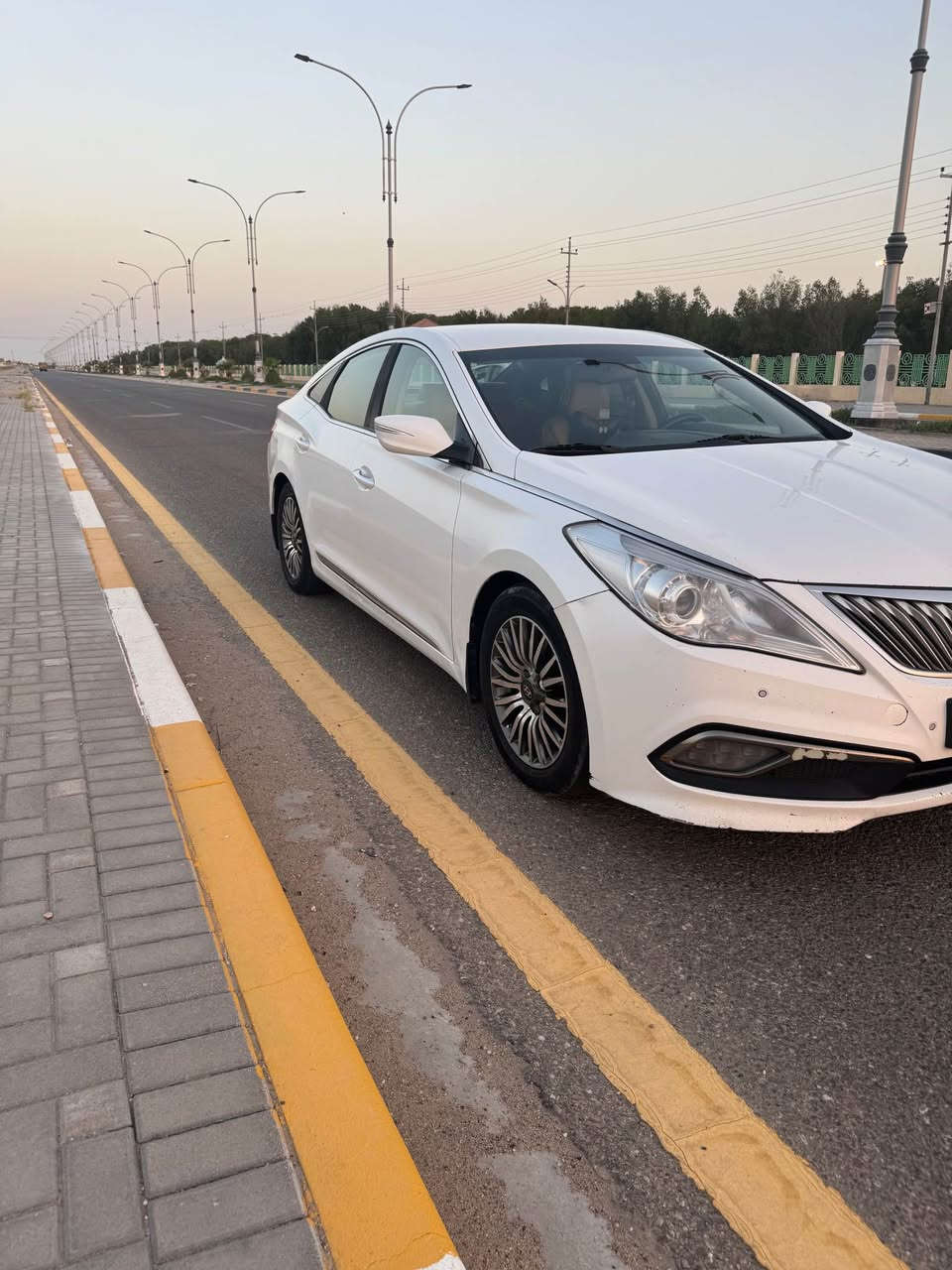 السلام عليكم هونداي أزيرا موديل ٢٠١٥ خليجي كفاله من الصبغ والتبديل ماعدا مكان واحد بارد بالداير الخلفي فقط مكينه ٦ سلندر سياره جاهزه بدون نواقص مكينه كير حداديه تبريد جاهزه رقم أربيل سنويه لغايه ٢٠٣٠ تنتهي تريد تحويل أو وكاله السعر ١٣٠ وبيهه مجال الهاتف 
*********** مامتواجد على الفيس متوفر واتساب واتصال العنوان البصرة أم قصر Singapore
