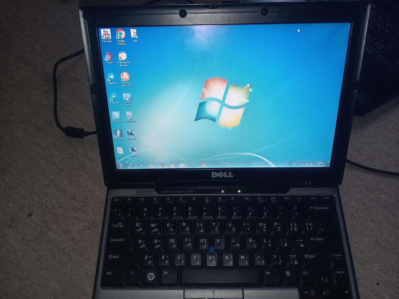 متوفر لابتوب dell جديد مابيه اي شي بس مجرد شخوط قليلة كافة ملحقات وياه مثل القاعدة الأقراص وكل شي يجي وياه ماوس والقطعة او القماشة الي يكعد عليها الماوس وشاحنة مالته الأصلية  ماعندي توصيل مكاني بابل


**إذا كنت صاحب هذا الإعلان وتريد حذفه لأي سبب، رجاءا أرسل رسالة إلى الدعم الفني**