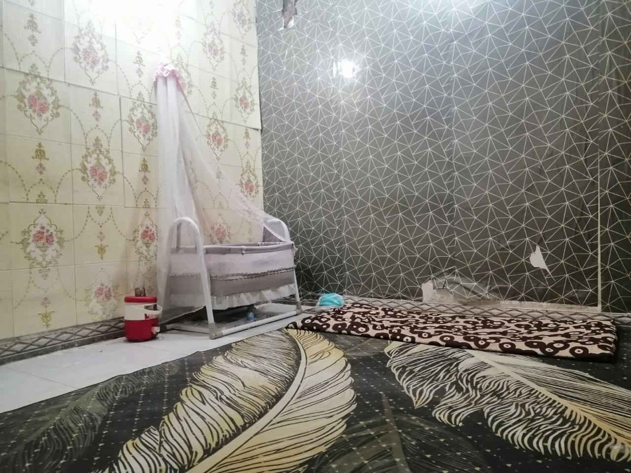 السلام عليكم بيت زراعي ٥٠ متر للبيع العنوان ابو دشير قرب مستوصف التحدي يم اسواق السيد الفرع مال اسواق البيت موجر وينفع استثمار سعر ٢٨ بي مجال   للتوضيح فقط نقد ميرهم أقساط  للشراي الاتصال ***********
