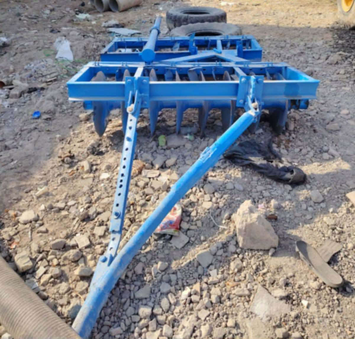 السلام عليكم ورحمة الله وبركاته للبيع 
دسك حجم 18 جديد مكان ذي قار الرفاعي رقم هاتف ☎️ ***********مكلف بنشر خاص ماجاوب
