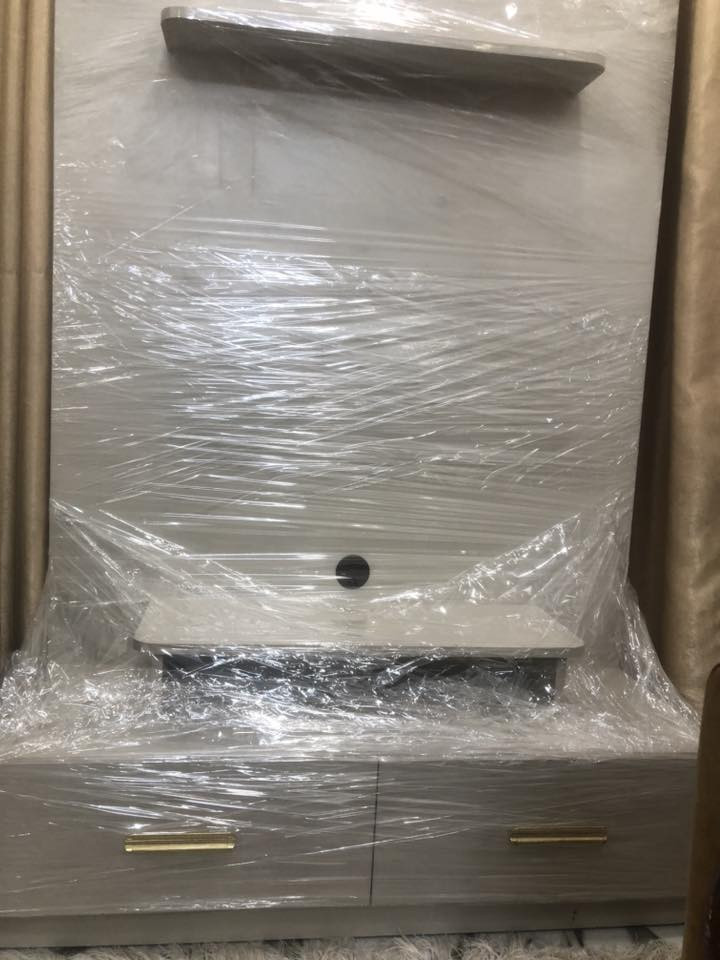 TCL حجم 50 فول مواصفات بعدها كارتون ممشتغله
شاشه ٤٧٥
هي وميز ايضا جديد   ممستخدم ١٢٥
للبيع /بغداد /الصليخ 
***********
