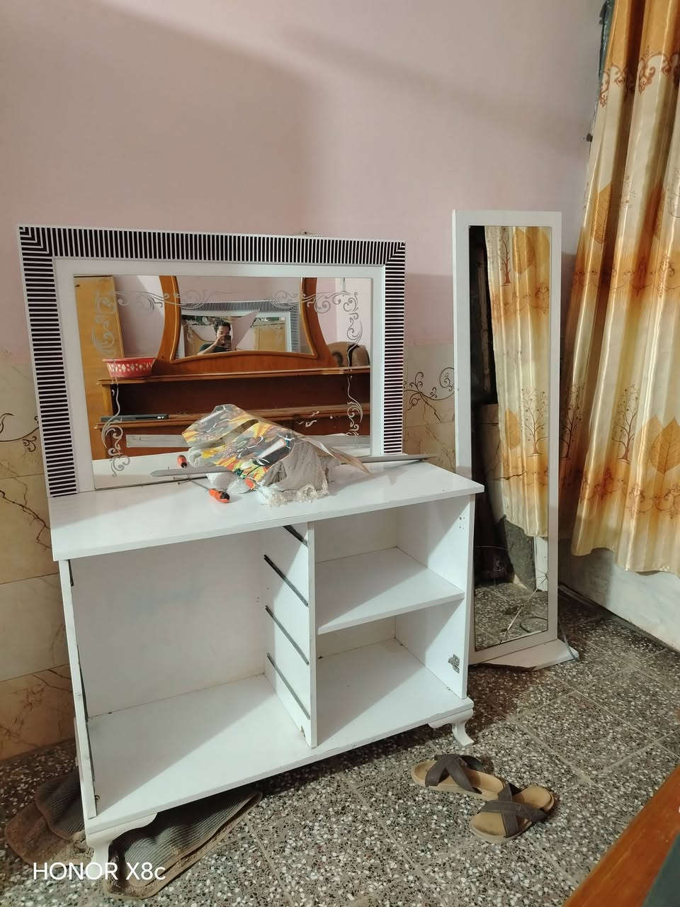 غرفه مال نوم البيع 30050بها مجال ***********
