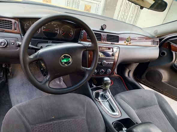 السلام عليكم
امبالا للبيع موديل 2008
محرك 3500 
كير مكينه جديد 
تبريد تتفئه شغال 
كهربائيات كلها شغاله دواخل بالكامل على البلاد
بيها خط اعماره بغداد 
مكان السياره بغداد المشتل 
للاستفسار ***********
