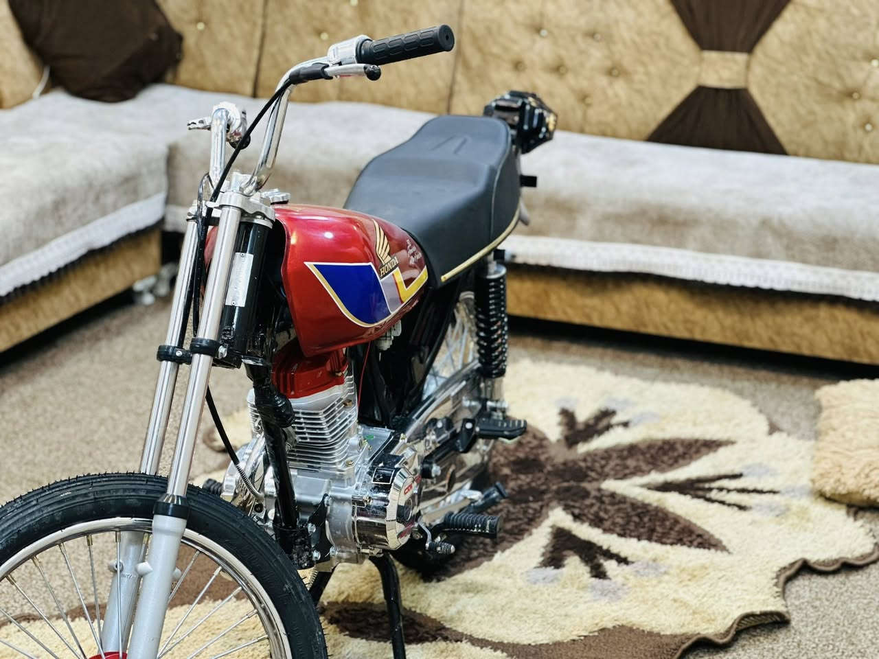 اسلام عليكم للبيع تيربو صار سبوع من معمره شاصي 2014 كلك رقم وبليته موجودات السعر650وبيه محال مكان بابل سده الهنديه للستفسار***********
