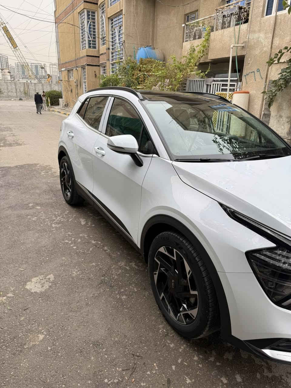 السلام عليكم للبيع كيا سبورتج رقم اربيل ب اسمي تحويل مباشر موديل 2025 وكالة nimكفالة عامة فول مواصفات 1/1
ماشيه 5 الاف 
مواصفات السيارة
فتحة 
بصمة تشغيل
بصمة بيبان
تشغيل عن بعد
حساسات امامي خلفي
رادارت
قطعتين تبريد
شفتات ستيرن 
داخل ديجتال
كراسي كهرباء
مانع انحدار
اوتو هولد
انظمة قيادة
5كامرات
تدفئة بالكشنات
تدفئة بالستيرن
صندوك كهرباء
هند بريك بصمة
لدات امامي خلفي
اشاير بالمري
وبعد بيه هوايه مواصفات
عنواني بغداد حي الجهاد 
السعر 239 وبيهه مجال
للاستفسار :***********
