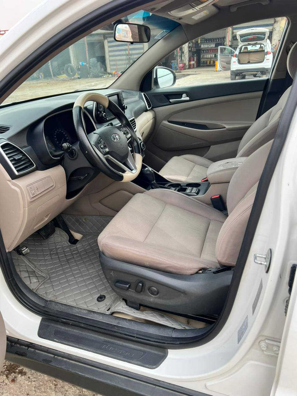 السلام عليكم توسان ٢٠١٩ خليجي بسمي تحويل سنويه ل٢٩ رقم بقداد مكاني بابل ***********   *********** سعر ١٧٥ وبيه مجال سونار موجود
