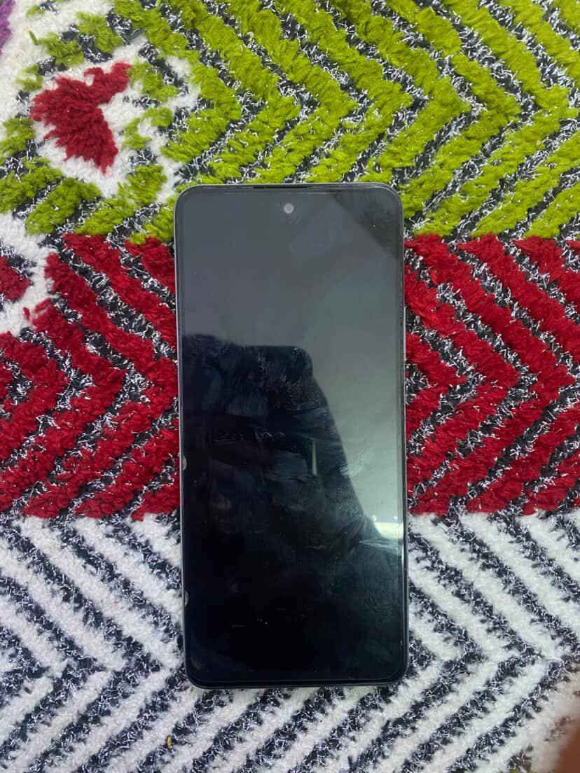 انفنكس هوت 50 نضيف كلش 
ذاكرة 256 جهاز كلش راقي 
مراوس ب ايفون 11 نضيف 
مكاني بغداد الحرية
***********
