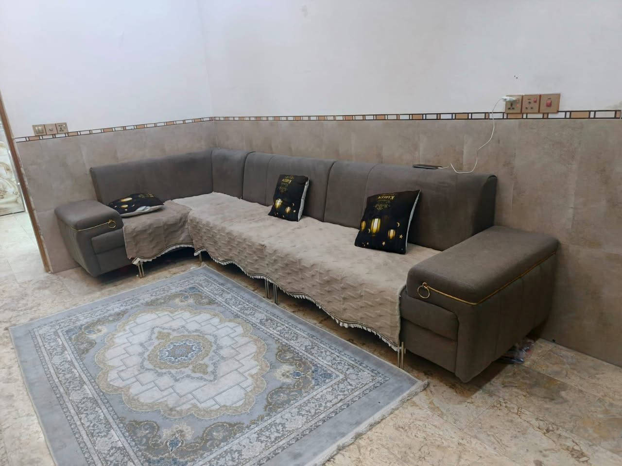 للبيع مكانهم حي ميسان لاستفسار وتساب *********** فقط وتساب ارد
