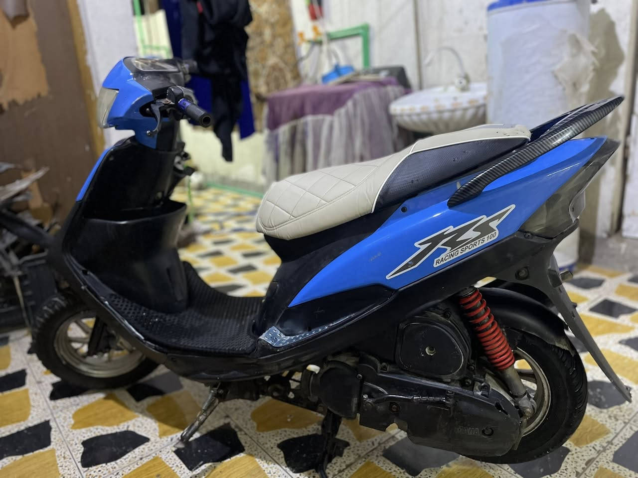 السلام عليكم 
دراجه ماكس مفتوحه 49 دراجه عليه ادامه كامله نهضه ومعدل ودراجه نضيفه ماناقصه شي كهربائيات كله شغاله السعر 600 وبيه مجال مكاني شارع التاميم قرب افران السوداني ***********
