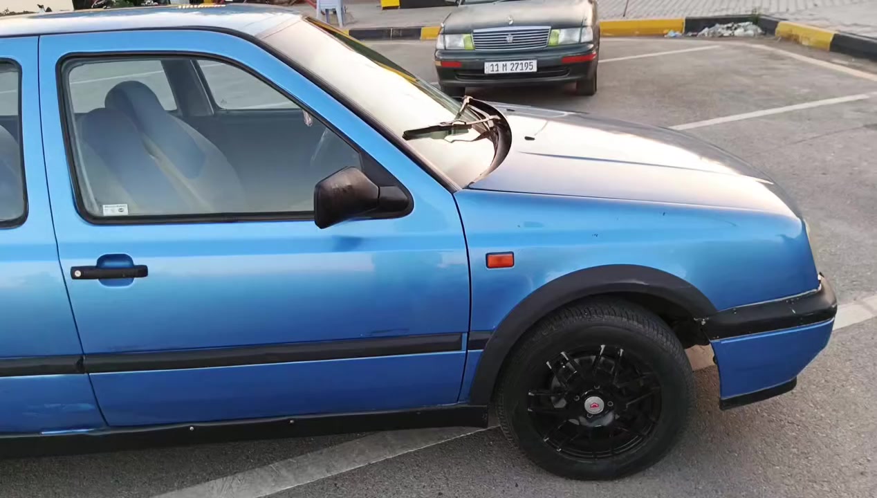 كولف محرك 2000 كير اوتماتيك السعر 45 وبيها مجال مكانها الشعله الاتصال ***********
