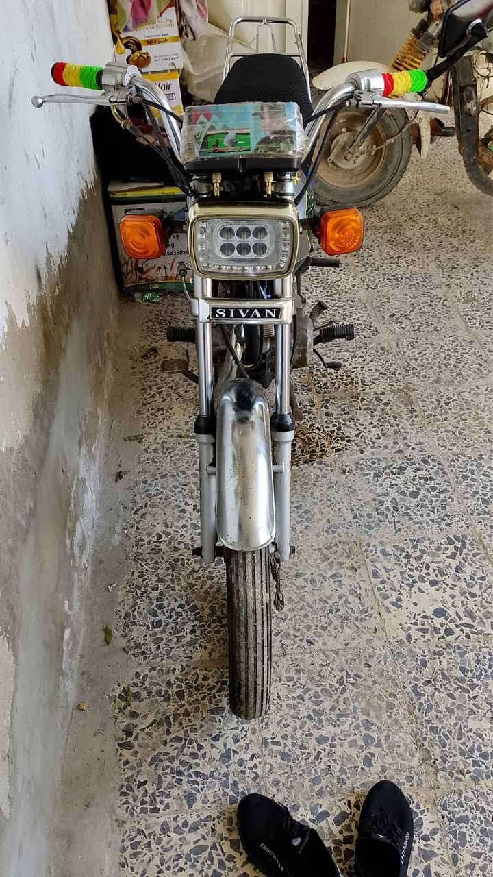 سلام عليكم موجودة دراجة للبيع اربع كير موديل 14الدراجة مكفولة عدة محرك كايمةاوراق أصولي ***********وهاذ الرقم بي واتساب
