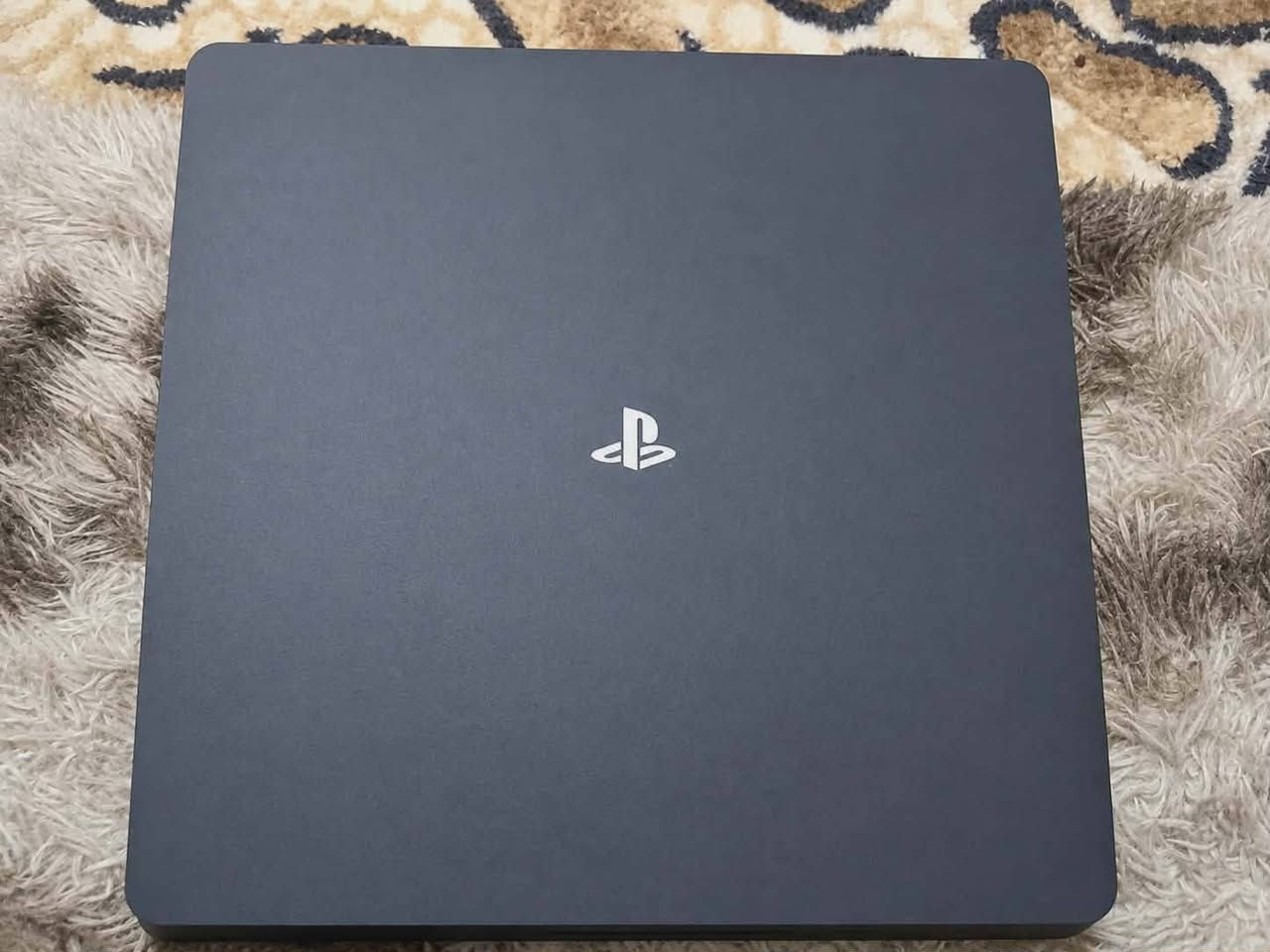 بلي ستيشن فورps4
سلم نص تيرا 500G
لوك ستيكر مكفول من الفتح
لون اسود ملحقاتة يدة و كيبل HDMI
و يوبي اس مستخدم قليل 850vكارتون 
قرص Gog of warالجزء الرابع
قرص gost of tsoshma
قرص gta5
القراص خاليات من اي شخوط
الجهاز اونلاين خالي من اي شخط
الجهز نضام 13.04يعني اسبوعين تلاثة يتهكر بقرص خارجي
و ما ويا كارتونة الكارتونة ب2000دينار
القرص كود اوفور ب15
كوست اوف تسوشيماب20
جي تي اي جديد ب25
اليوبي اس35
سعر 350 و بي مجال بسيط


**إذا كنت صاحب هذا الإعلان وتريد حذفه لأي سبب، رجاءا أرسل رسالة إلى الدعم الفني**