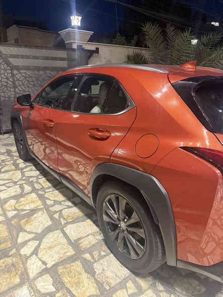 سلام عليكم 
لكزز ux200 موديل 2021 سيارة وارد امريكي بدون حادث بدون ايربالك و سونار موجود 
حادثها سرقة تايرات بالنقل من امريكا صار بيها شخوط بالبنيد يحتاجلها تكحيل وبيها ضربه بسيطه جداً بالباب خلف سائق سيارة فول فول فول مواصفات 
تشغيل عن بعد 
رادارات 360 درجة 
ابل كار بلي و اندرويد هم
حساسات امامي خلفي جانبي 
تحكم ستيرن 
تحكم ماوس 
كراسي كهرباء سايق و بصف سايق 
تدفئة تبريد 
لون مميز مشمشي 
رقم مميز اربيل 
تحكمات ستيرن 
اوامر صوتية 
رقم شاصي (JTHX3JBHXM2036947) 
ماشية 46 الف كيلو وليس ميل 
وبعد كومة مواصفات هم 
مكانها الوزيرية قرب معرض الاخوين
رقم هاتف ***********
